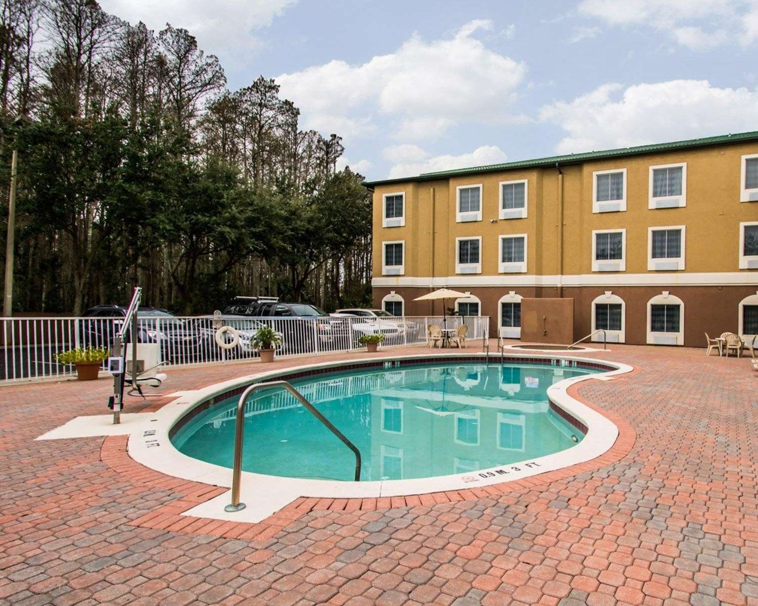 Sleep Inn and Suites Orlando International Airport 13/14
