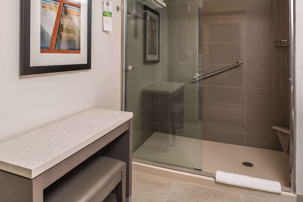 Hyatt House Raleigh/Rdu/Brier Creek 42/42