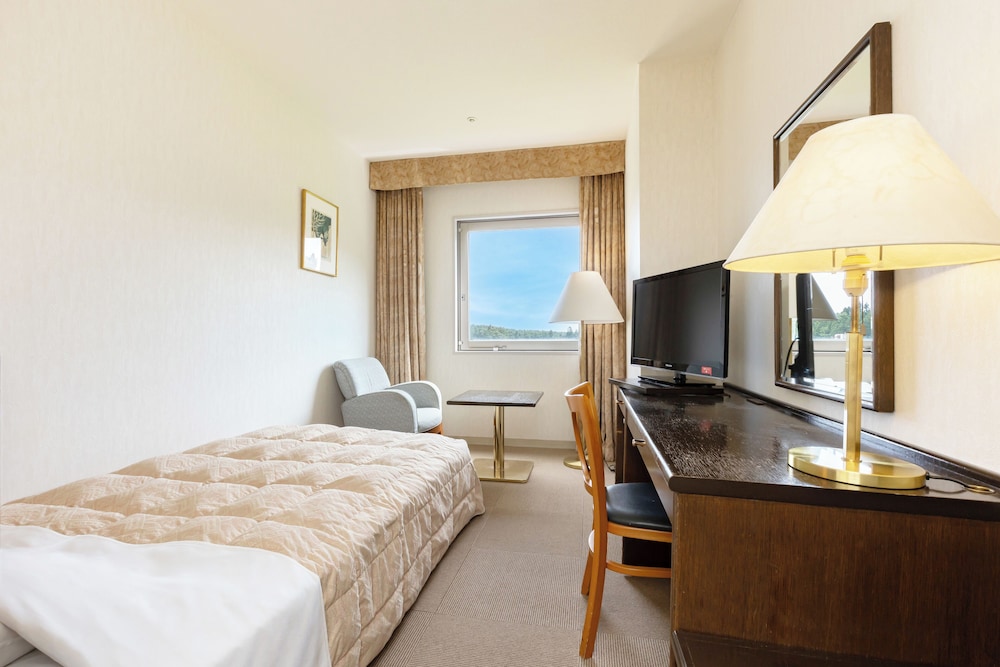 SEMI ROOM, SEMI DOUBLE BED