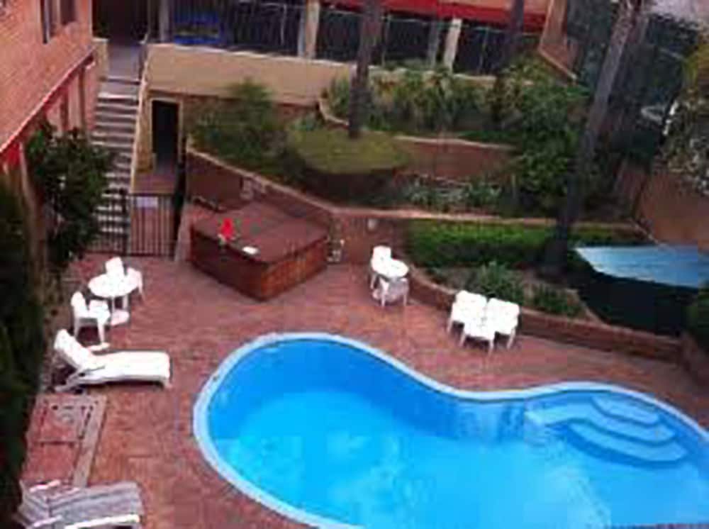 Perth City Apartment Hotel 42/46