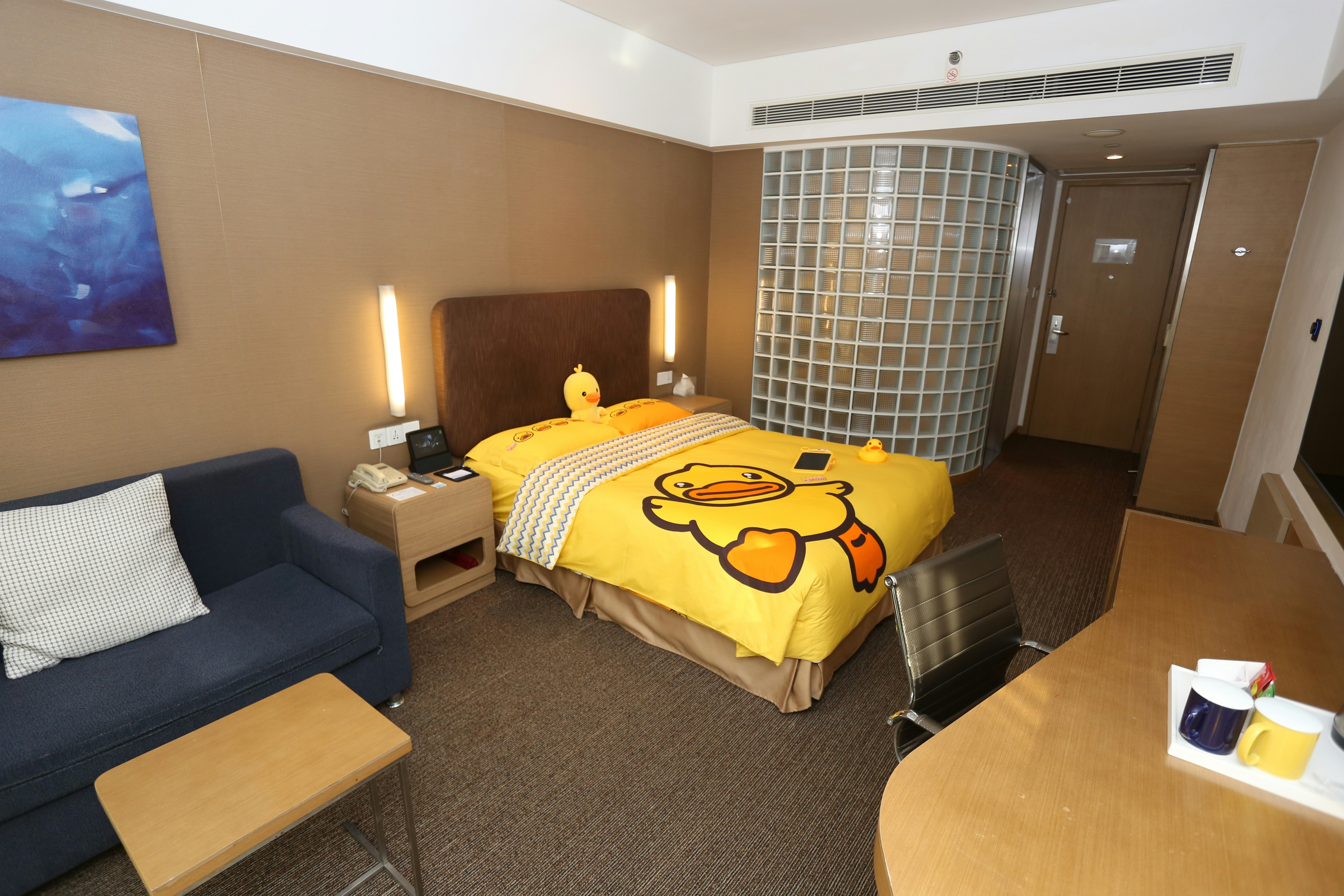 HOLIDAY INN EXPRESS SHANGHAI JINSHA 16/50