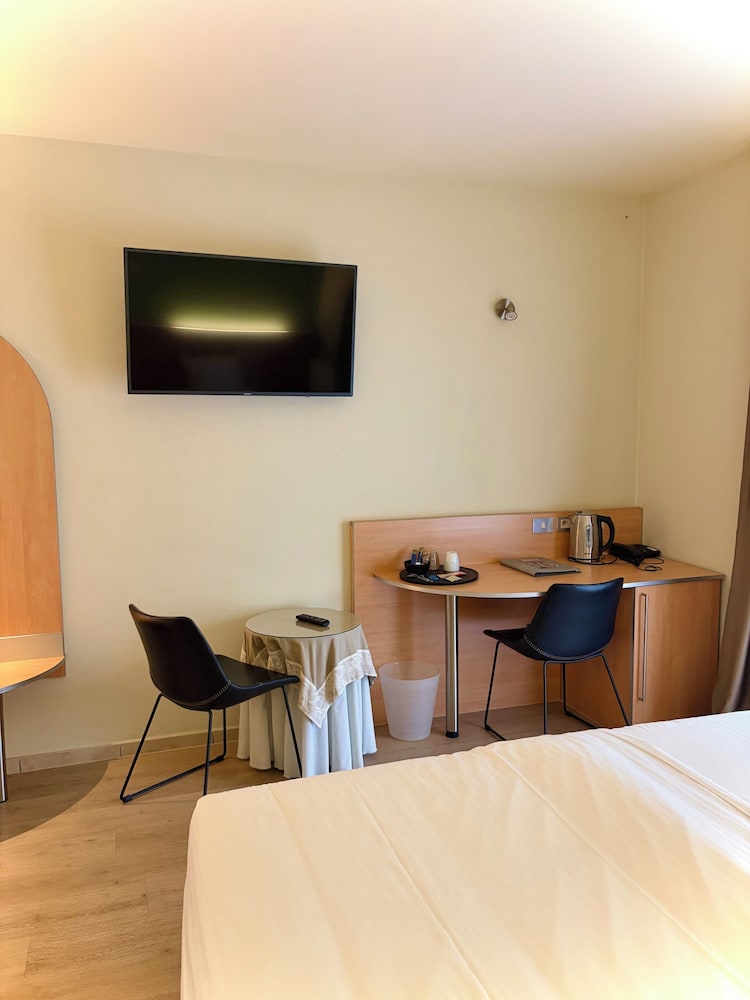 RELAIS DU SILENCE AUBERGE DU VIEUX CEDRE 12/31