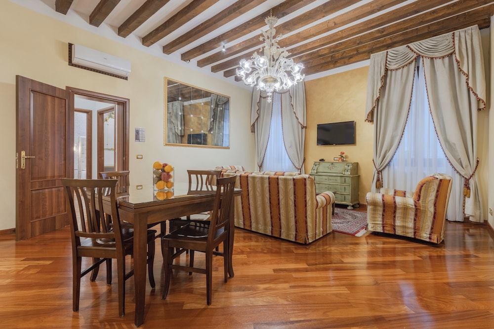 Ca Dell Arte Suite 46/71