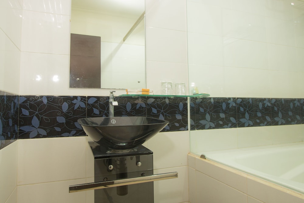Maxi Hotel Kedonganan 35/47