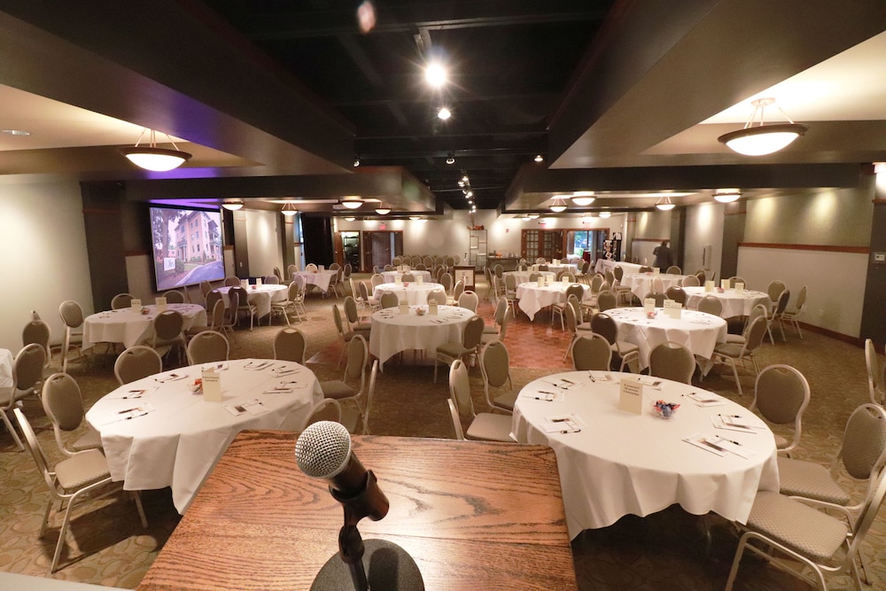 Inn at 835 Boutique Hotel 42/50