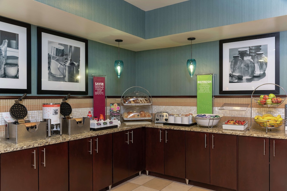 Hampton Inn East Lansing 34/45