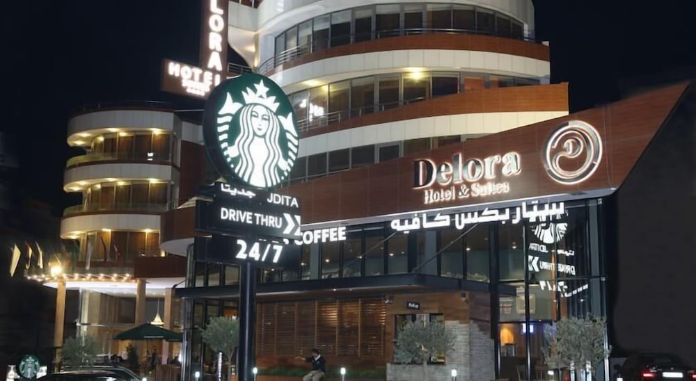 DELORA HOTEL AND SUITES 2/65