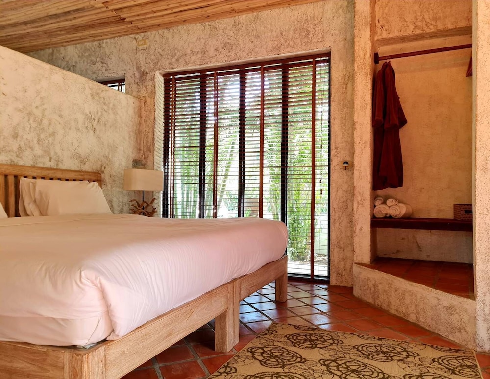 Baanpong Lodge 12/50