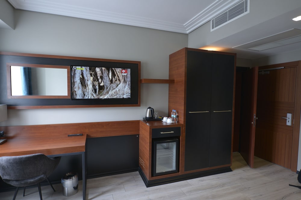 Grand Vaves Hotel 40/58
