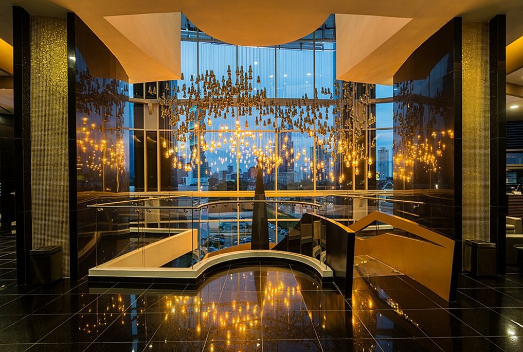 Las Americas Golden Tower Panama 9/18