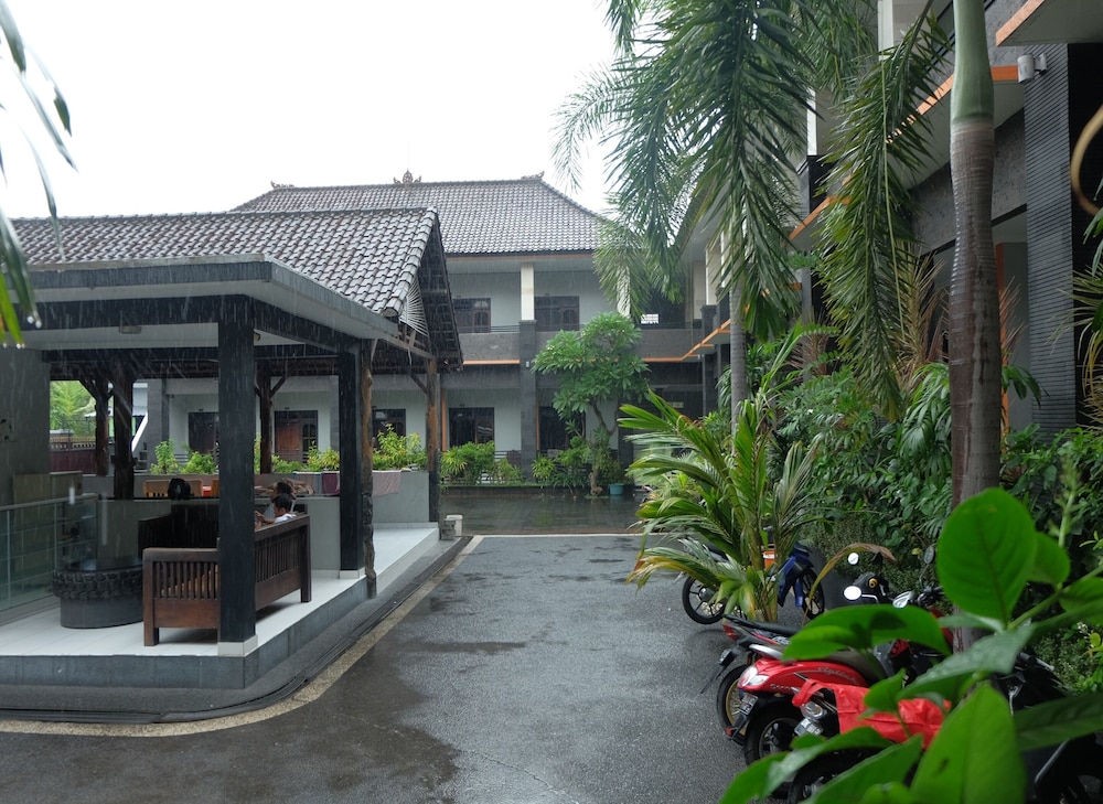 Hotel Diana 7/20