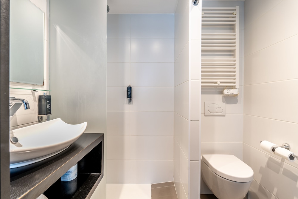 غرفة قياسية مفردة بسرير كوين، Hotel Oldegar 6/7