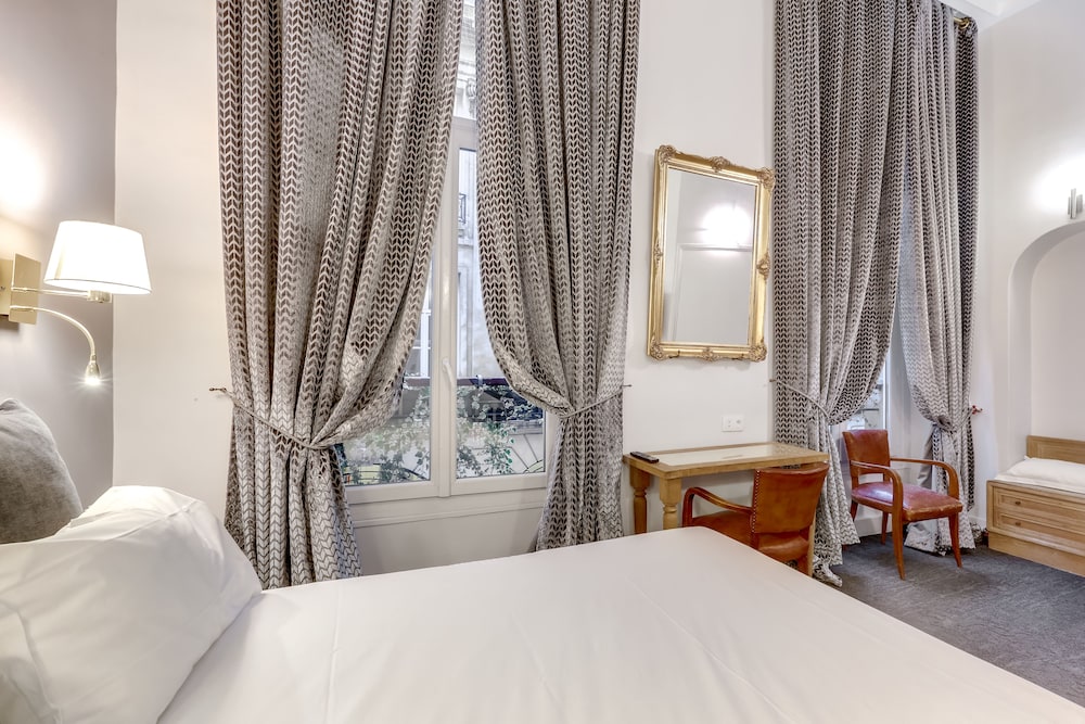 HOTEL OPERA MAINTENON 26/50