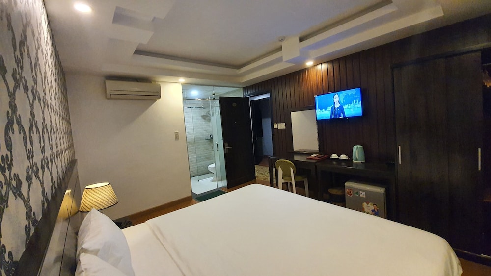 Queen Central Hotel 44/60