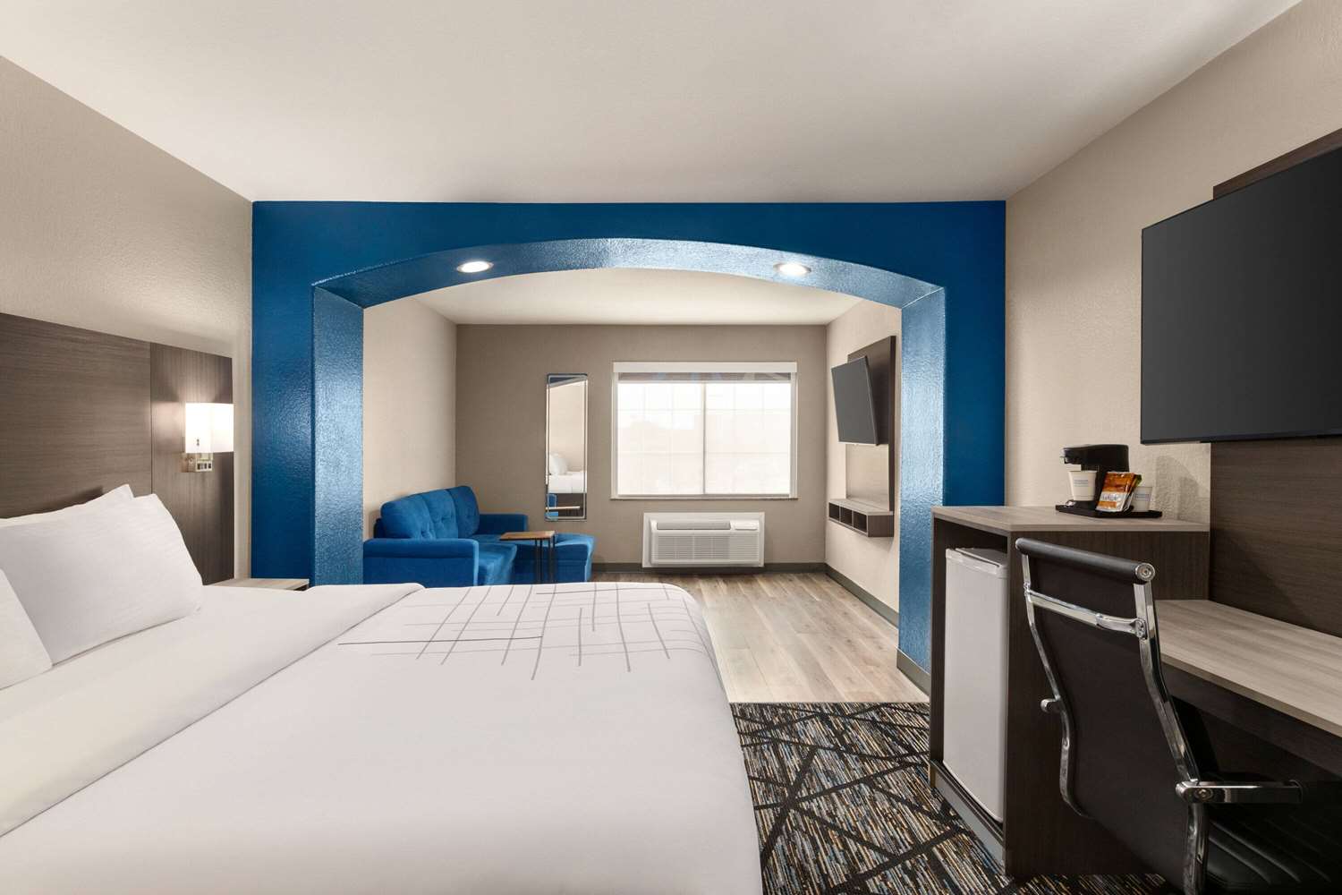 La Quinta Inn & Suites by Wyndham San Antonio N Stone Oak 8/24