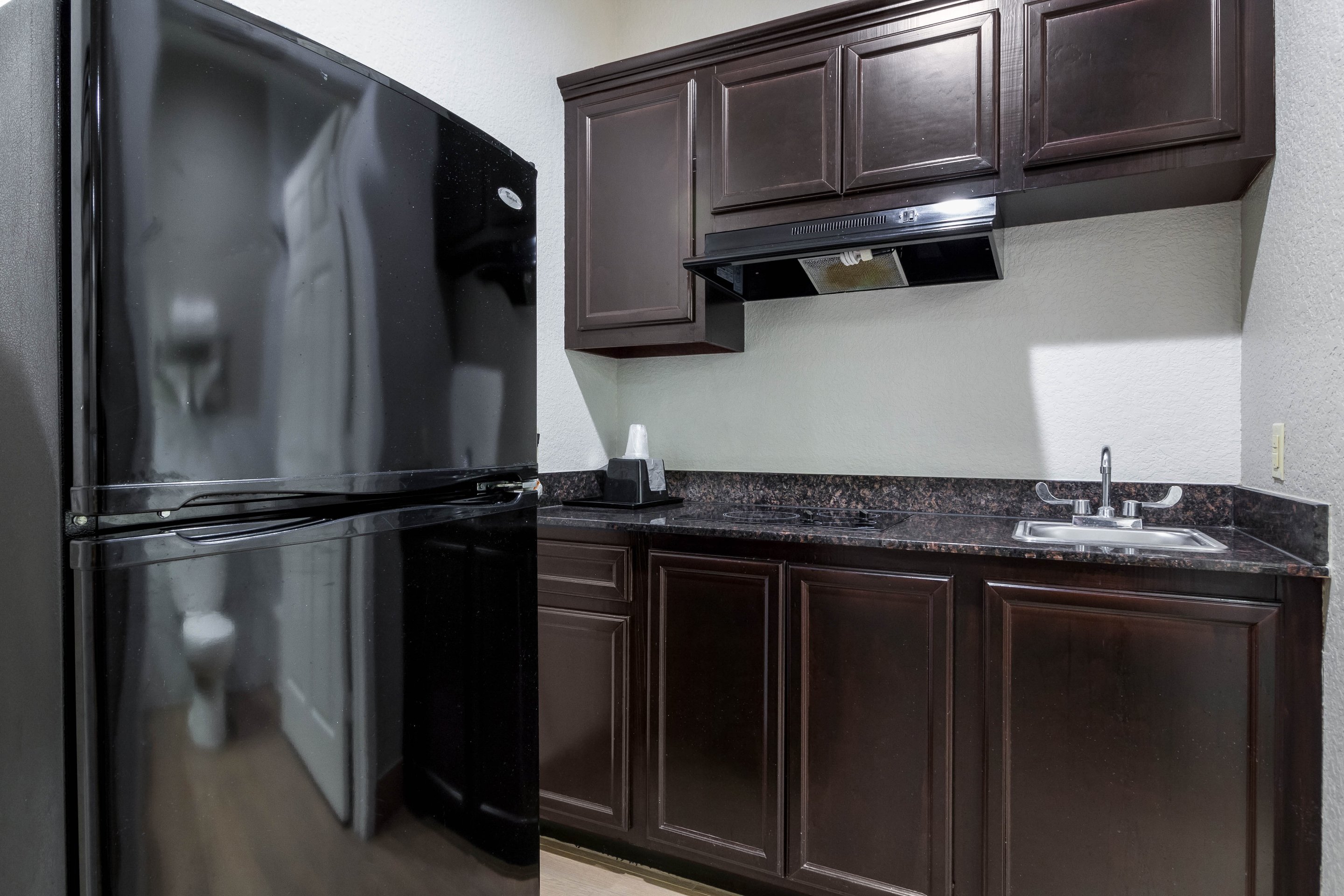 Scottish Inn Suites Baytown 30/32