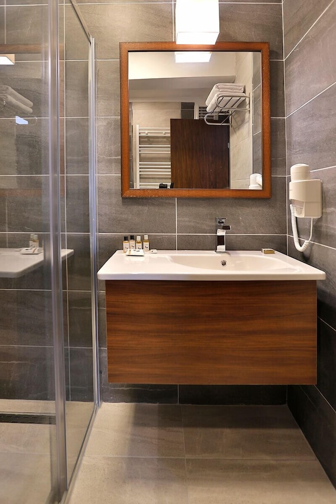 Kule Hotel 59/60