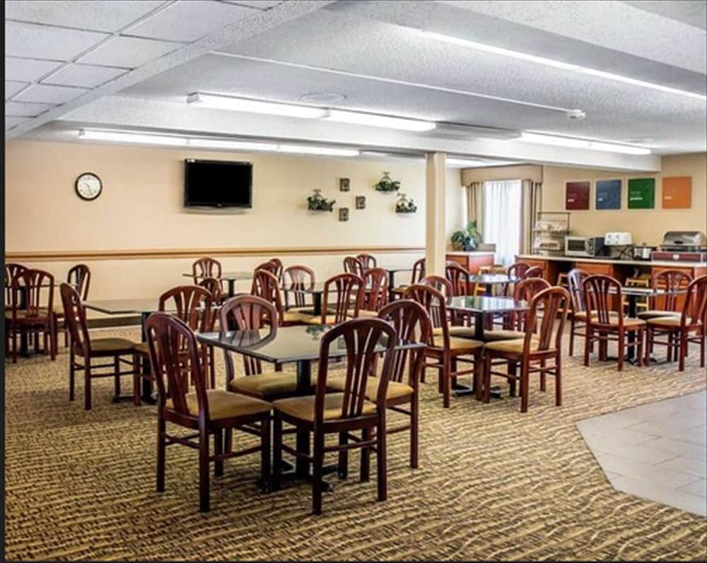 Quality Inn Lima, OH 27/47