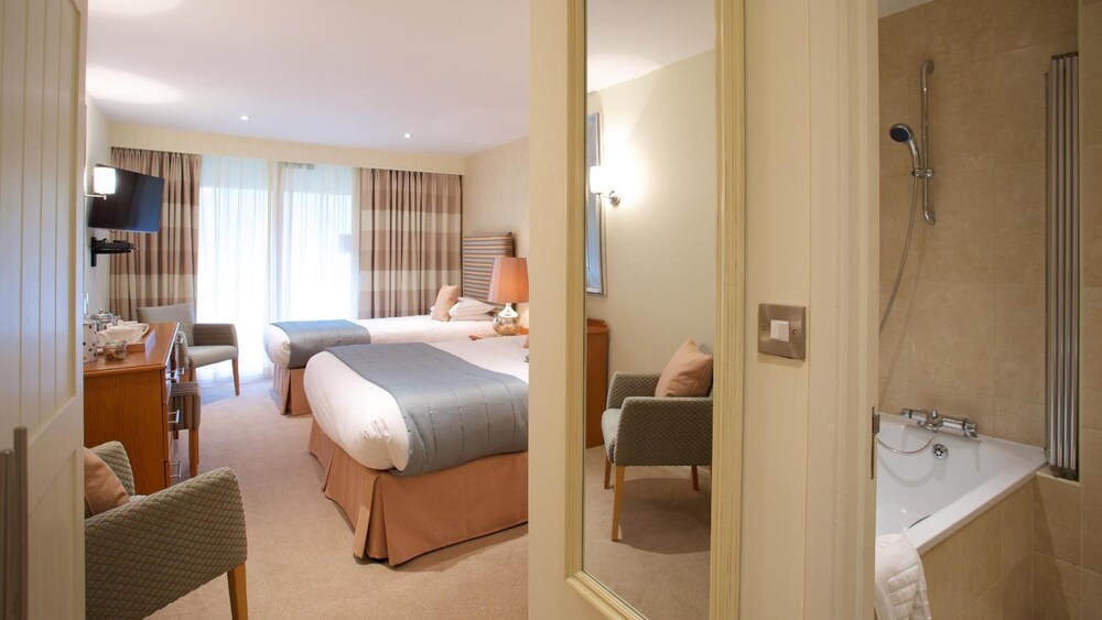 Marwell Hotel 12/60