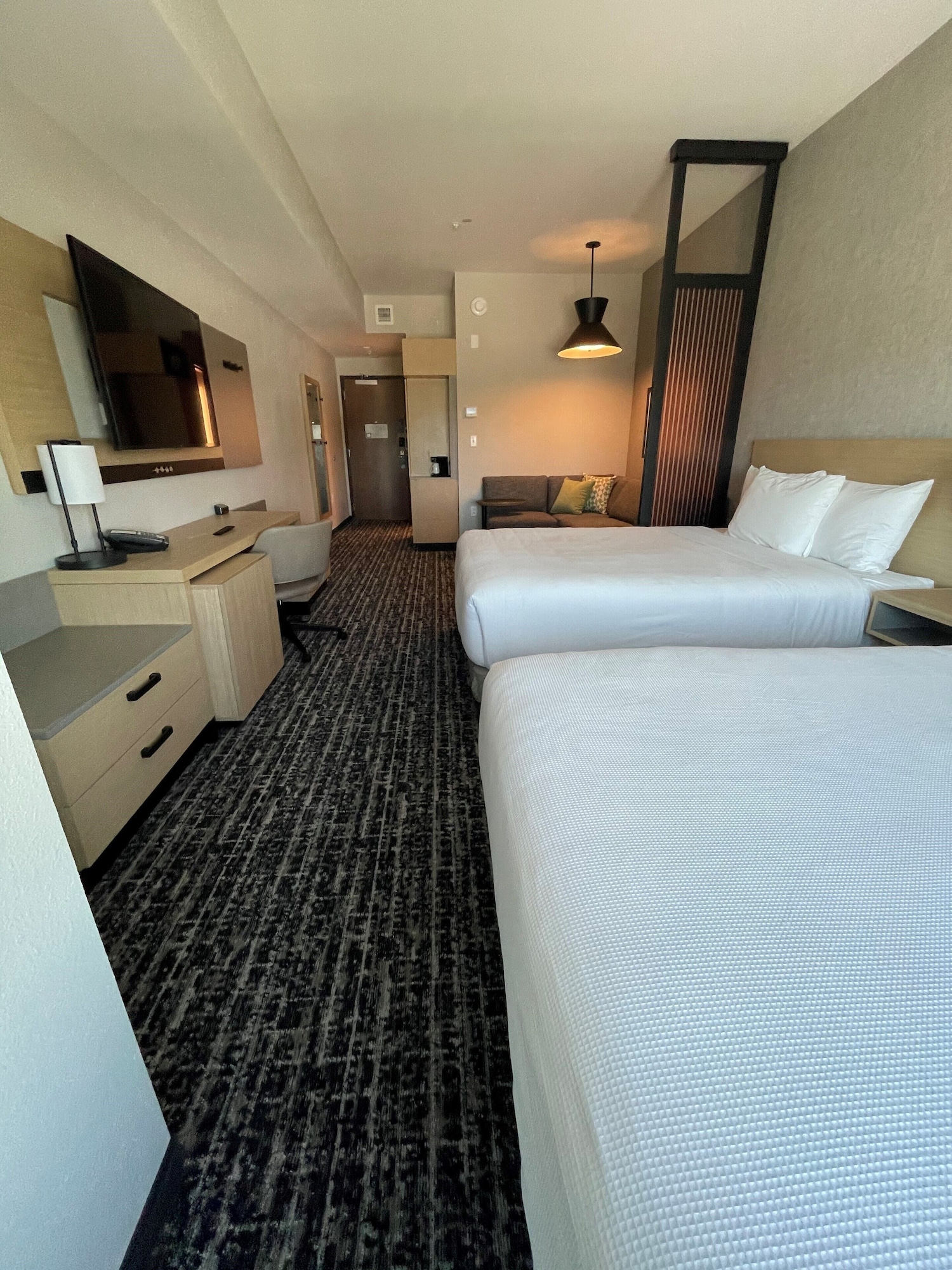 ROOM, 2 QUEEN BEDS, SOFA