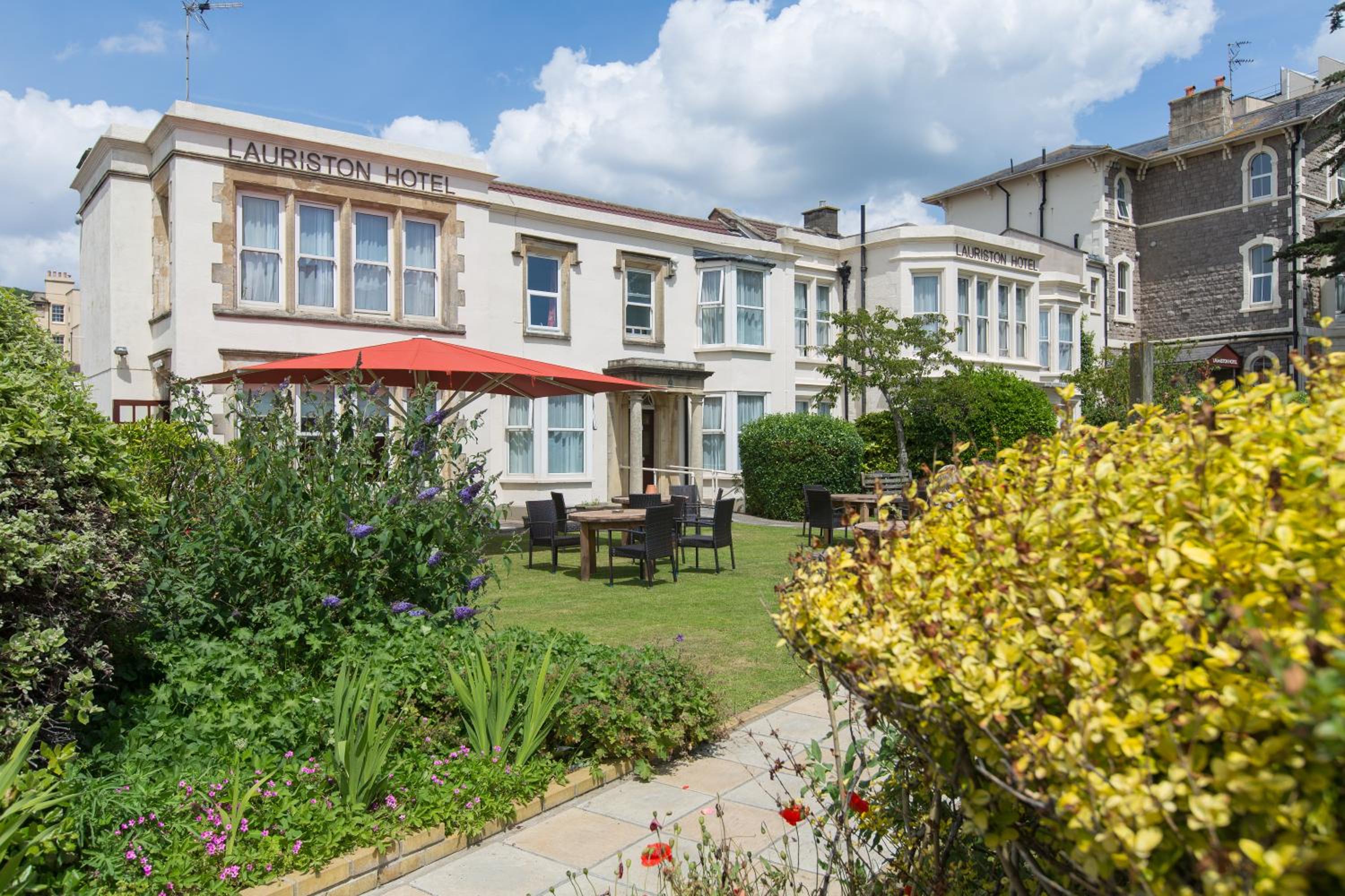 Lauriston Hotel 59/60