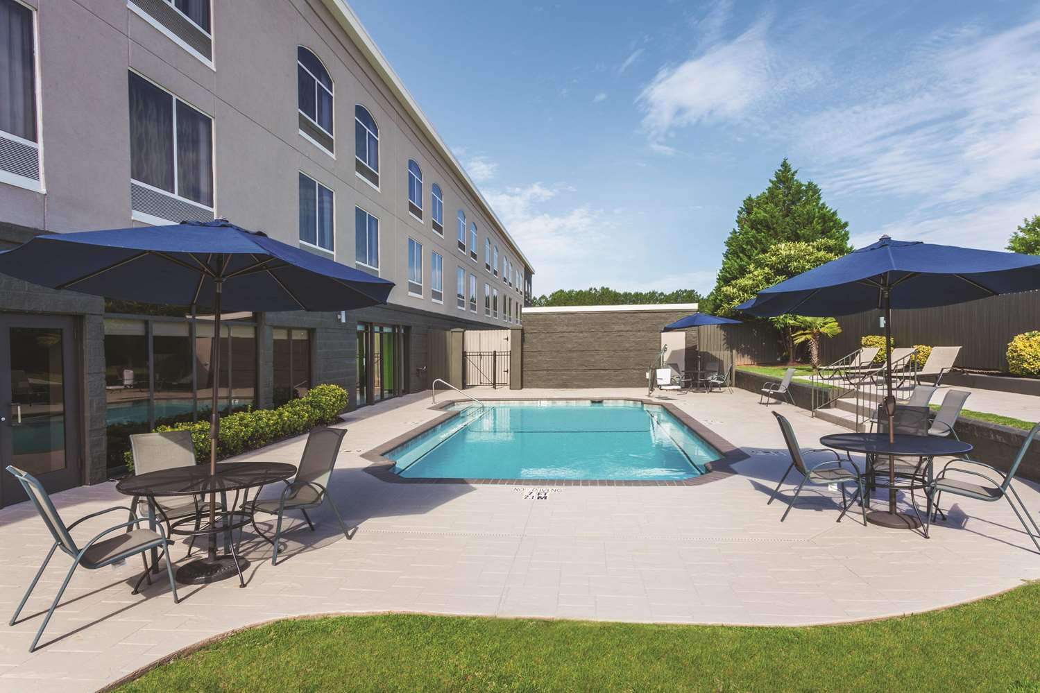 La Quinta Inn & Suites by Wyndham Columbus North 15/15