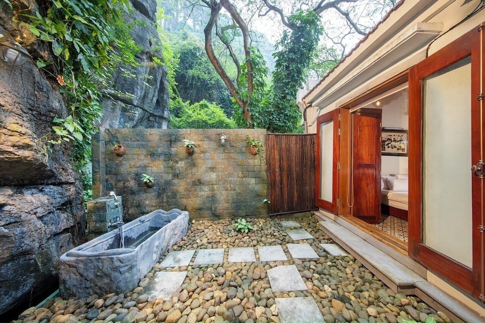 Mua Cave Ecolodge 50/72