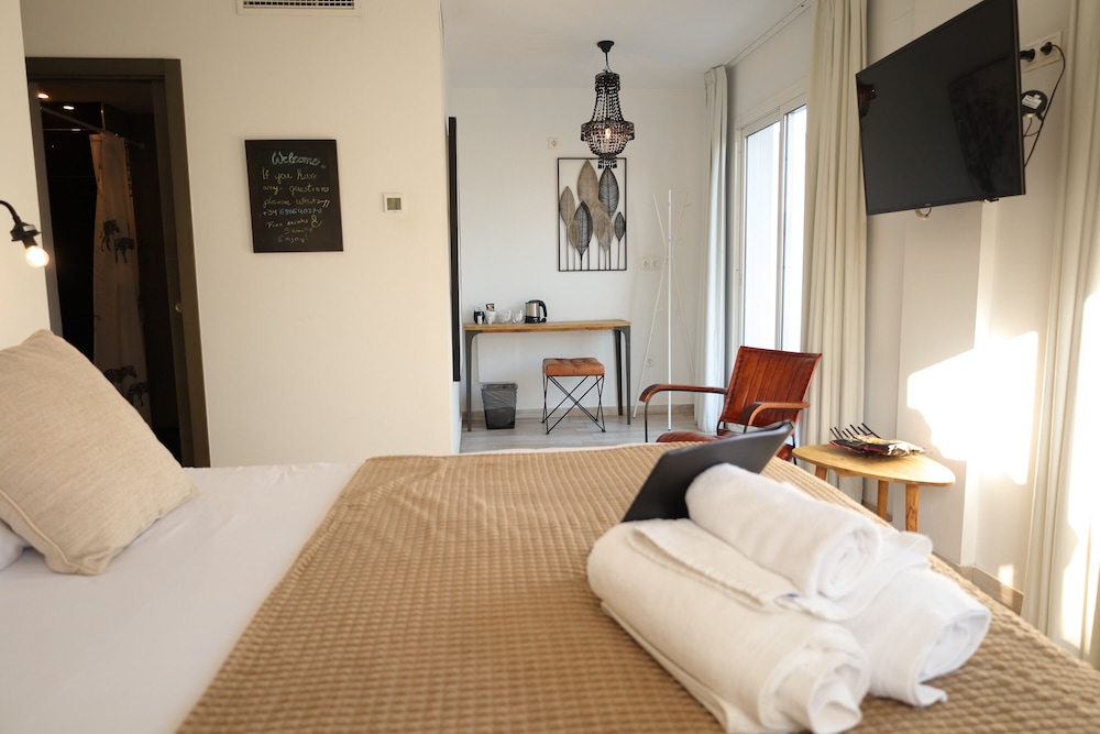 FAMILY SUITE, DELUXE