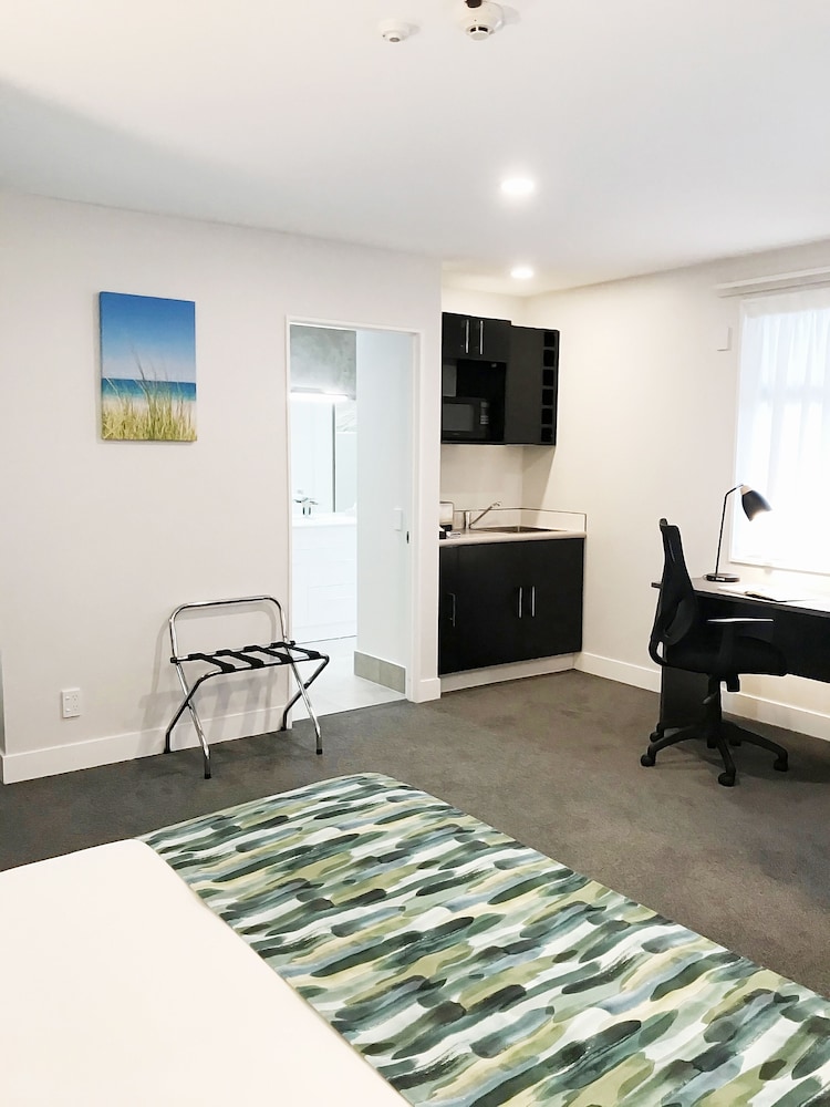 Carnmore Hotel Takapuna 29/65