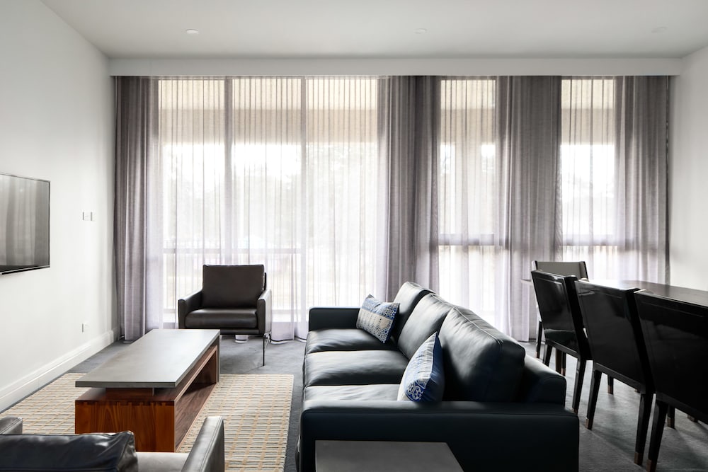 Knightsbridge Canberra 42/61