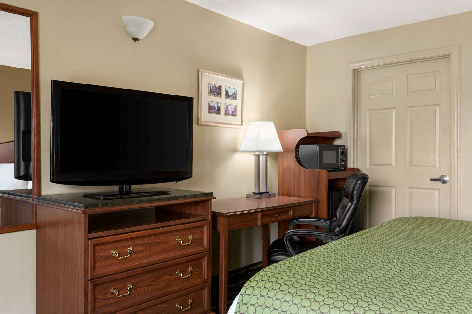 Baymont by Wyndham Warner Robins 50/63