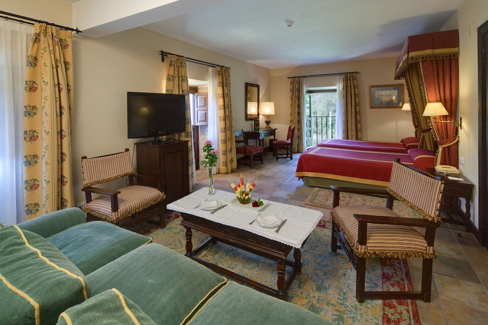 Parador De Cangas De Onis 45/73