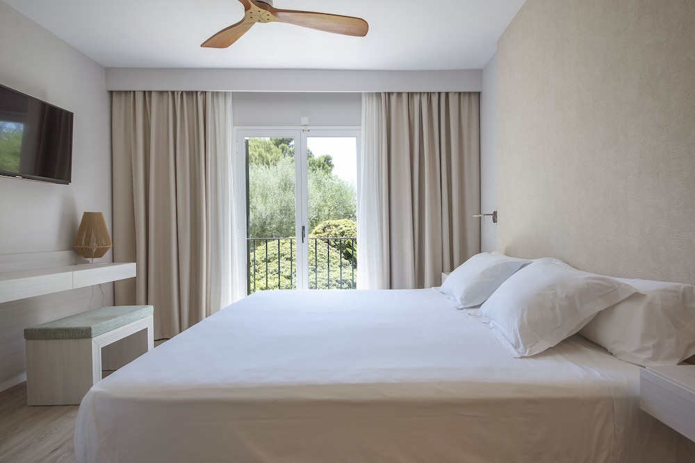 Suite, Double Bed, Sofa, Terrace, Garden Area