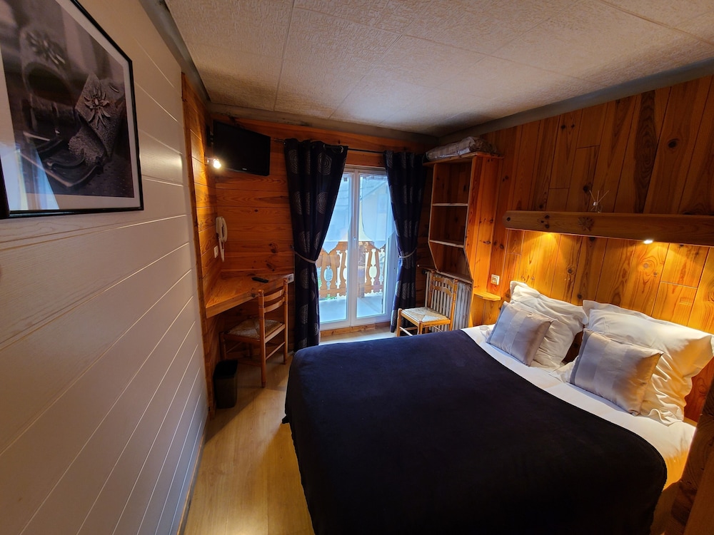 Hôtel Du Centre 15/50