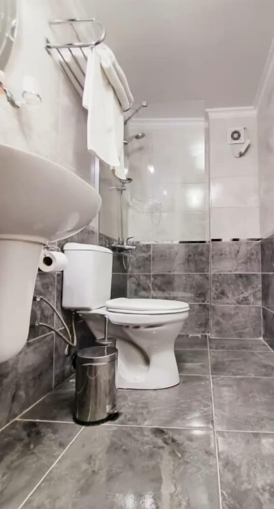Ceylan Hotel 49/50