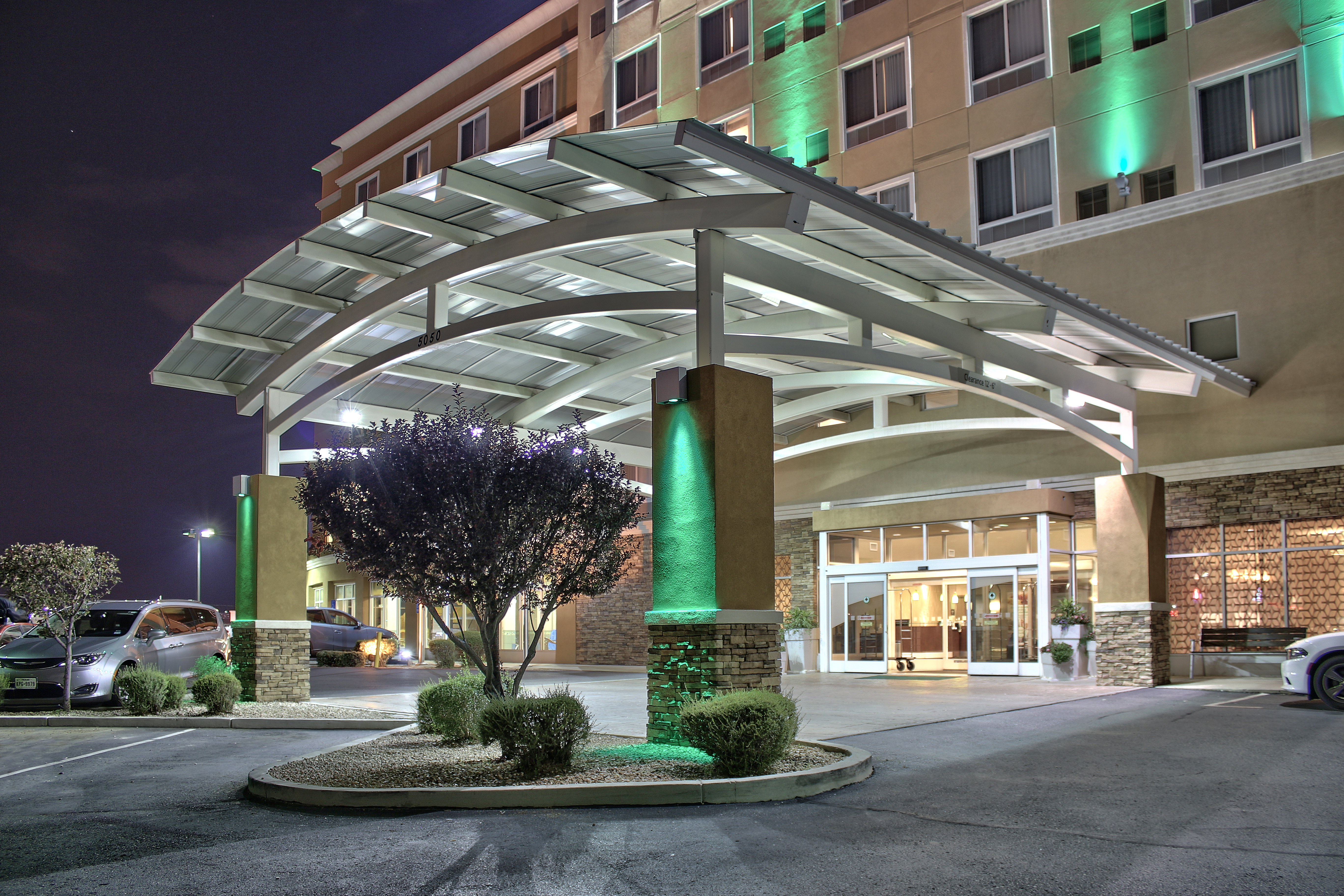 Holiday Inn & Suites Albuquerque-North I-25 5/48