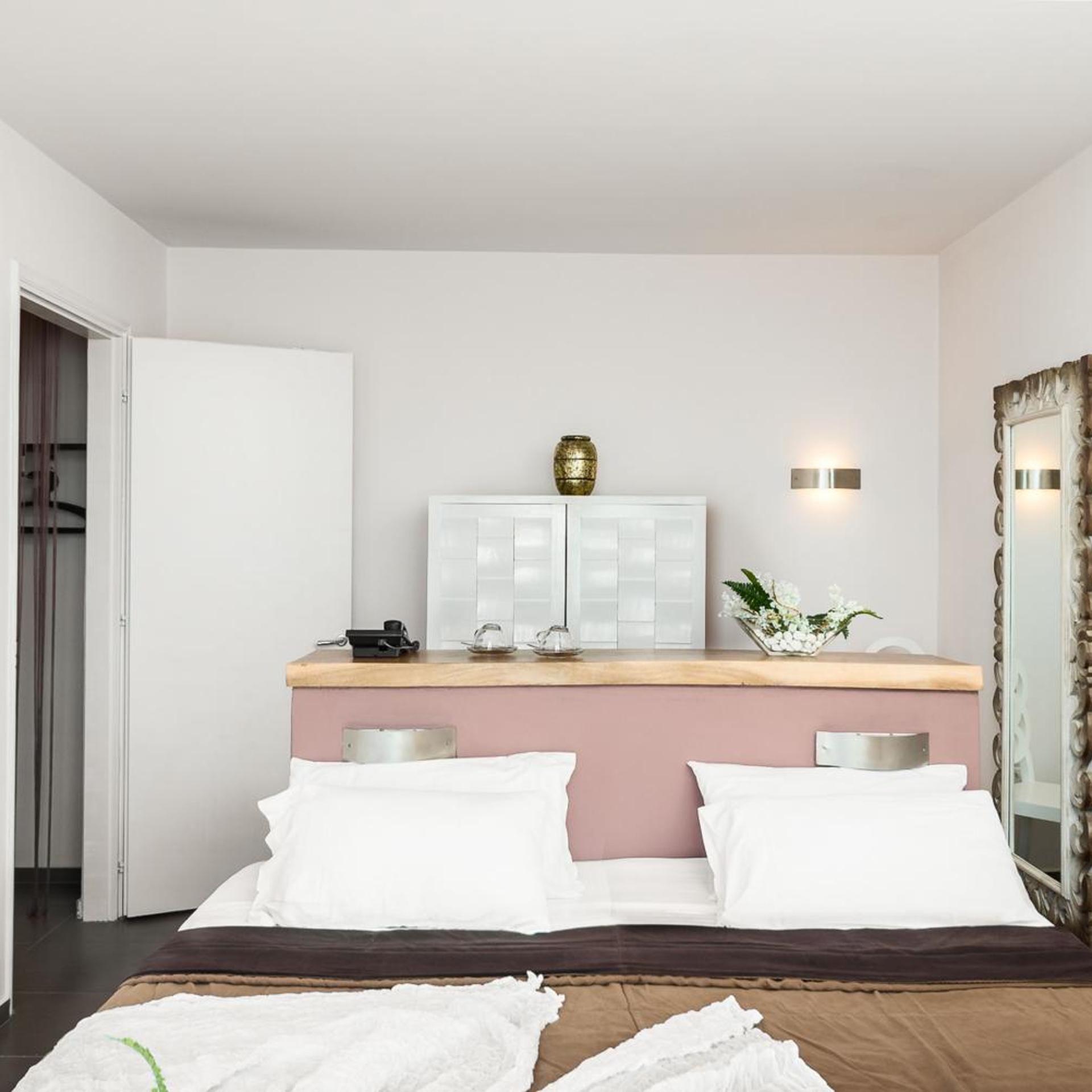 جناح بغرفتي نوم، Pantokrator Hotel 3/10