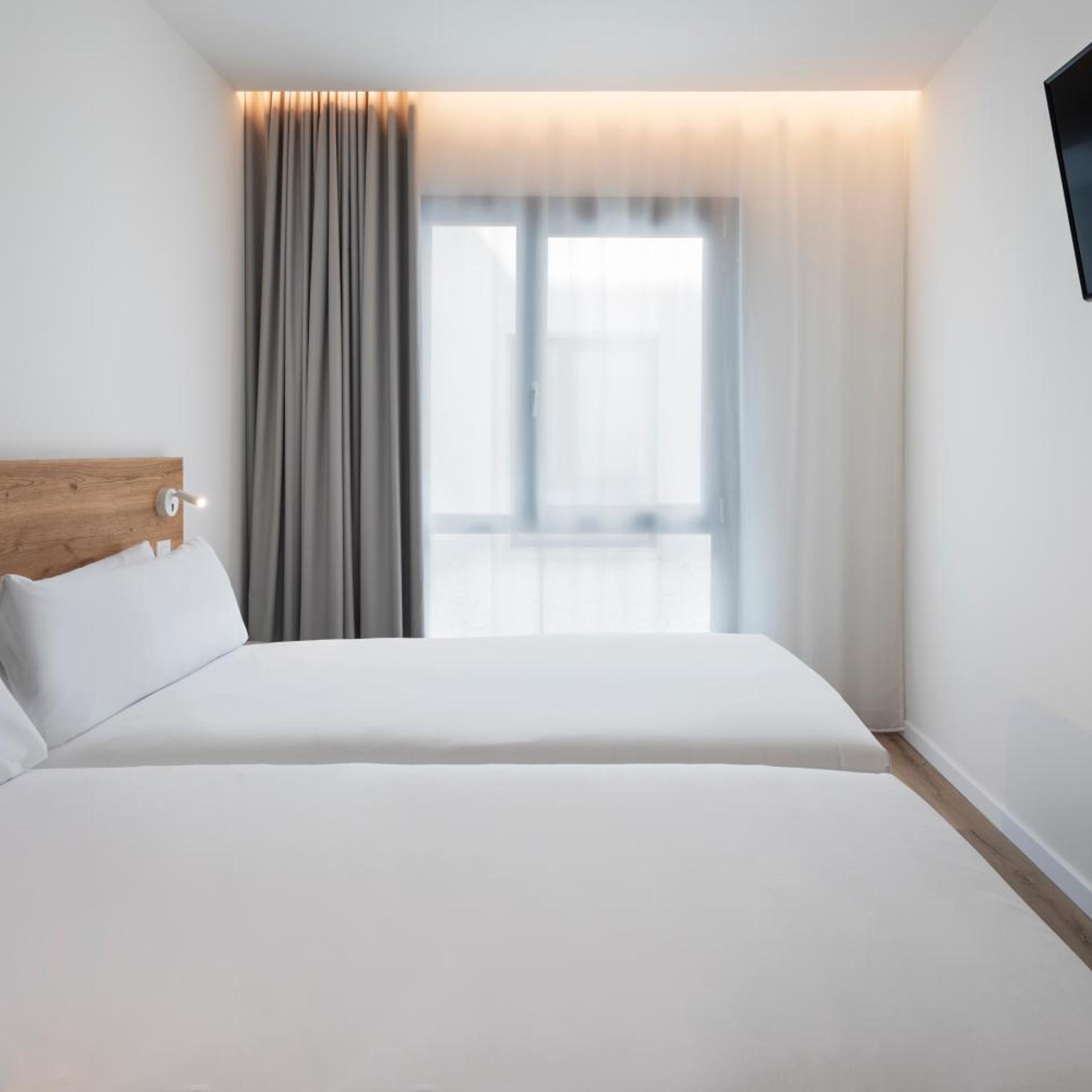 غرفة بسريرين منفصلين، B&B HOTEL Ecija 6/8