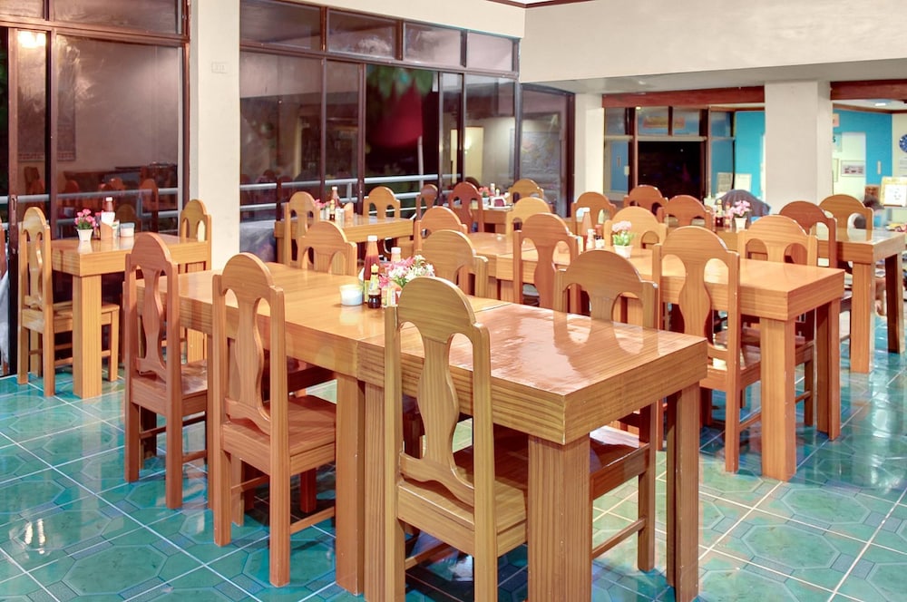 BLUE CORALS BEACH RESORT 44/66