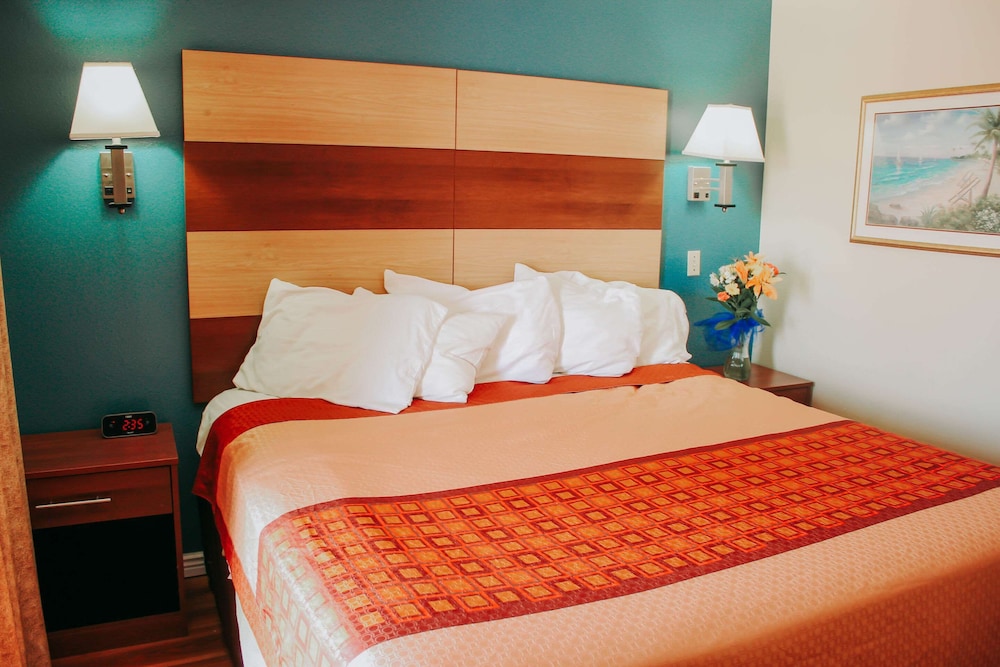 Rodeway Inn & Suites Lake Havasu City 4/26