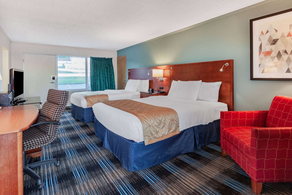 Room, 2 Queen Beds, Lake Front