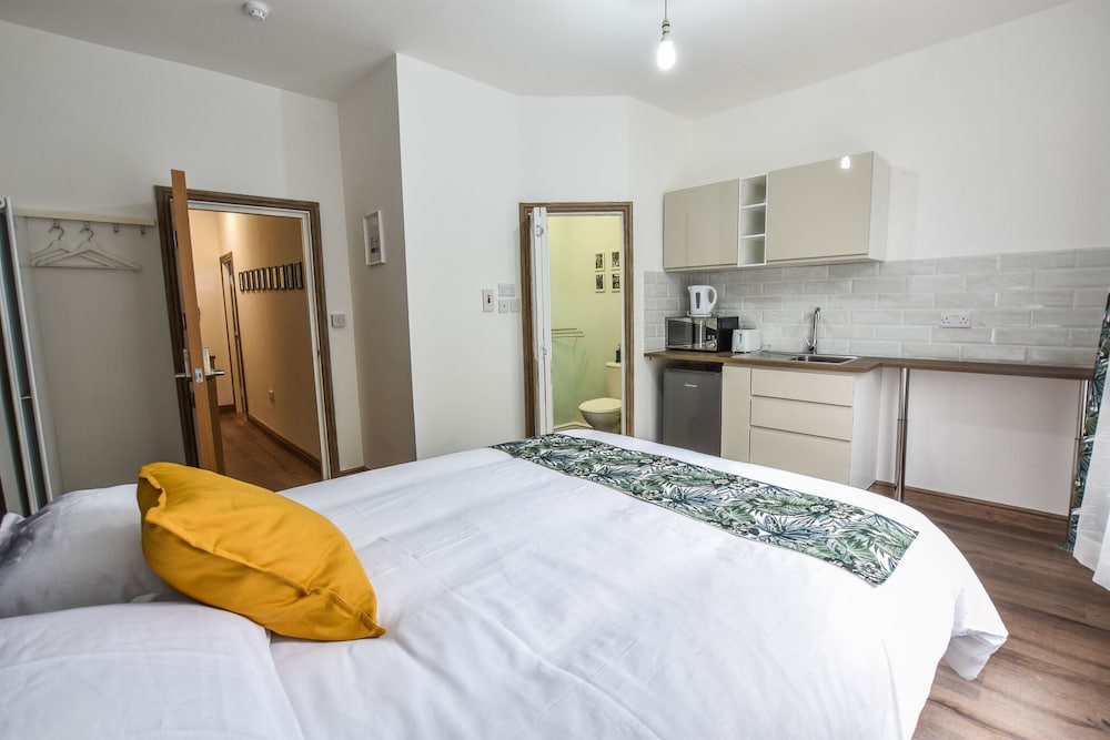 OYO Regency Guest House Manchester North 24/43