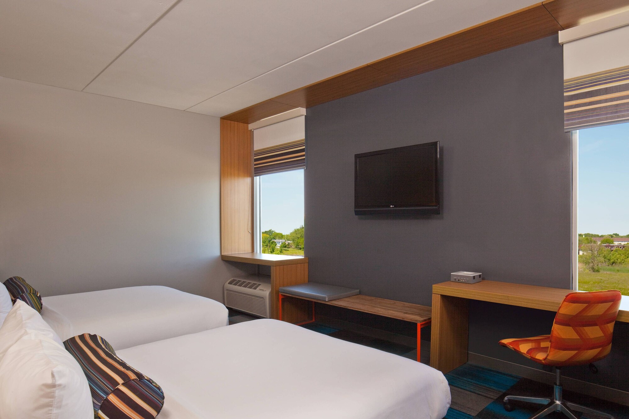 Aloft, 2 Queen Beds