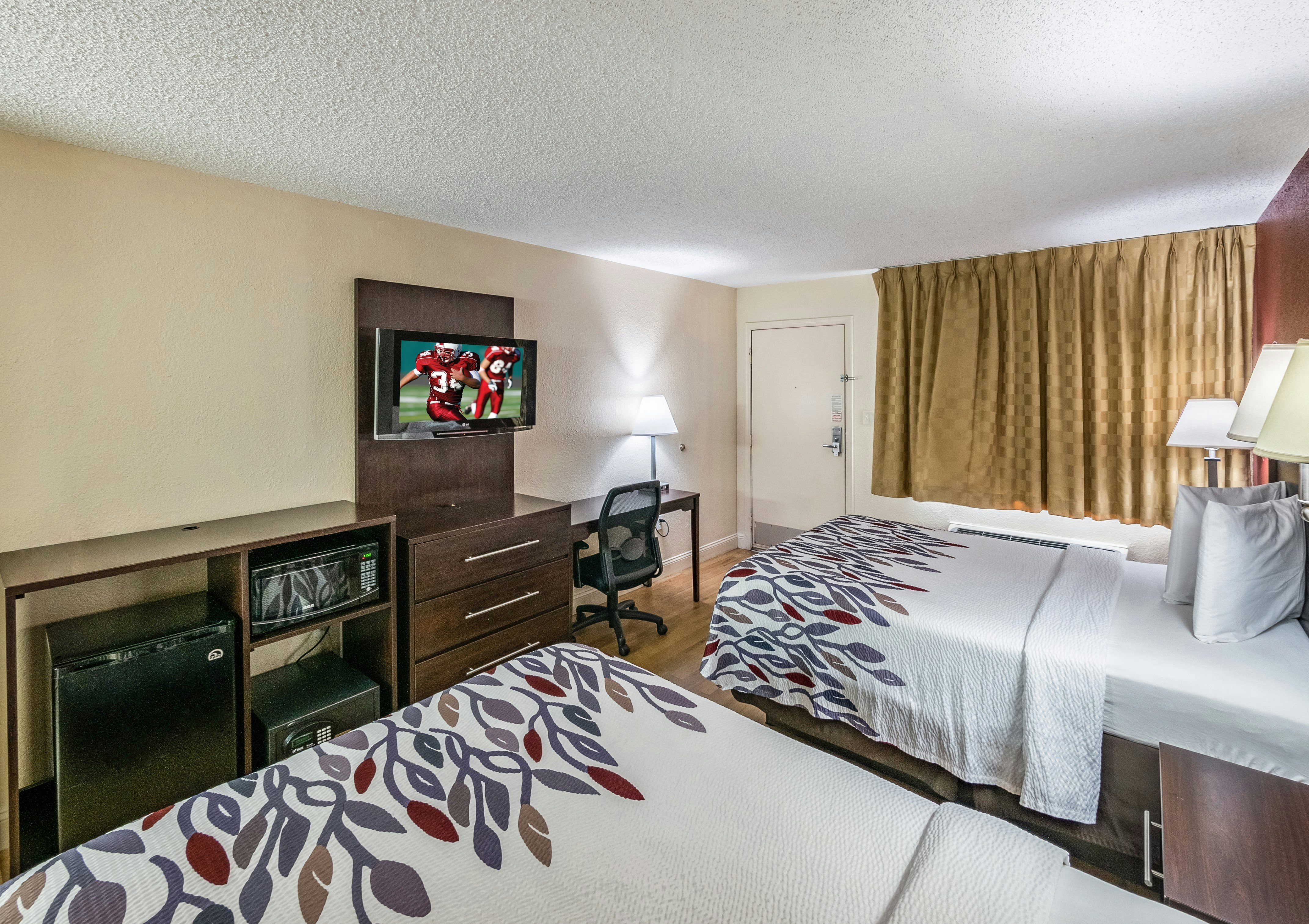 DELUXE, 2 DOUBLE BEDS