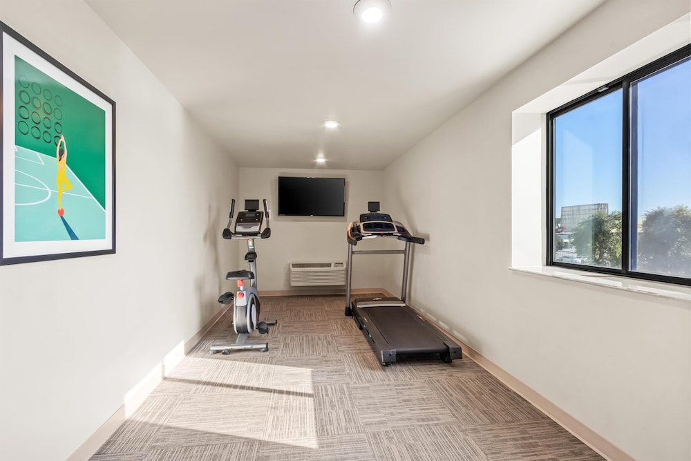 Sonesta Simply Suites Avondale 21/47