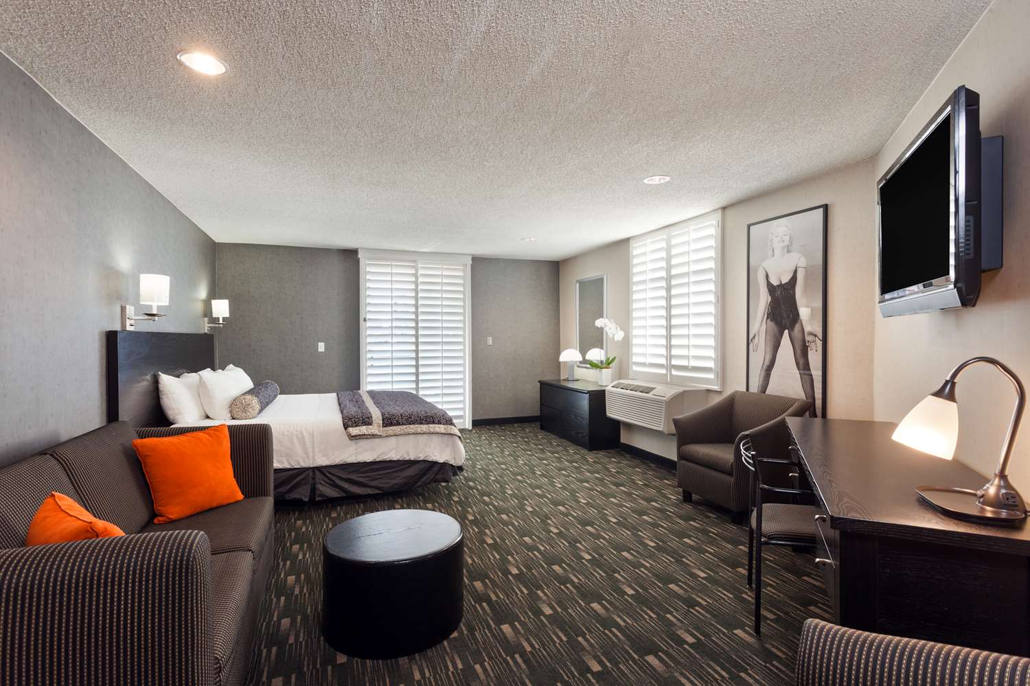 Ramada Plaza By Wyndham West Hollywood Hotel & Suites 7/15