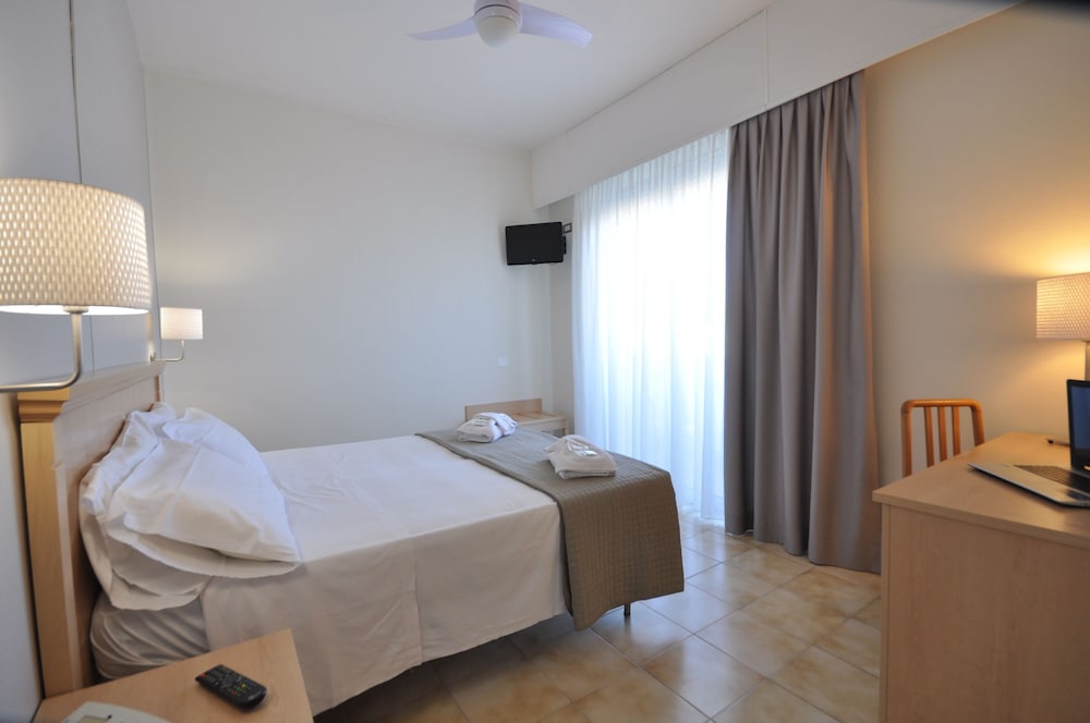 ROOM, DOUBLE BED, BALCONY