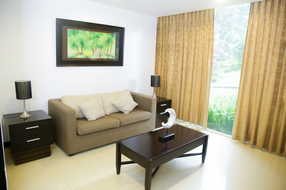 Forest Crest Nature Hotel and Resort Powered by ASTON (ex Chateau Royale Sports and Country Club) 43/77