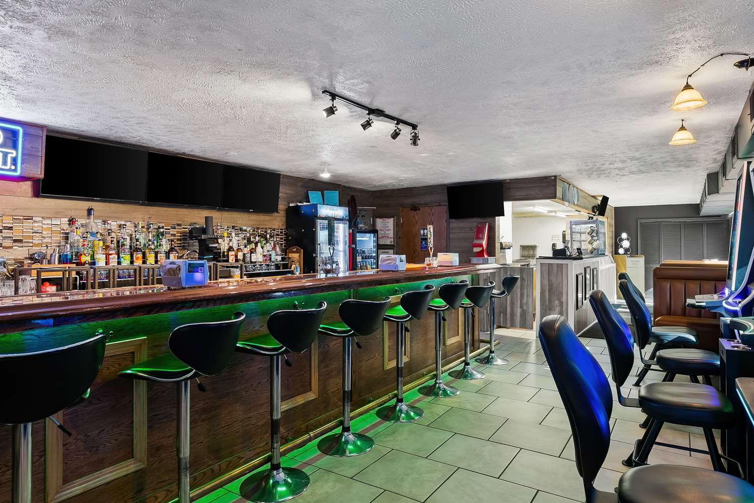 Americas Best Value Inn Lincoln Airport 21/32