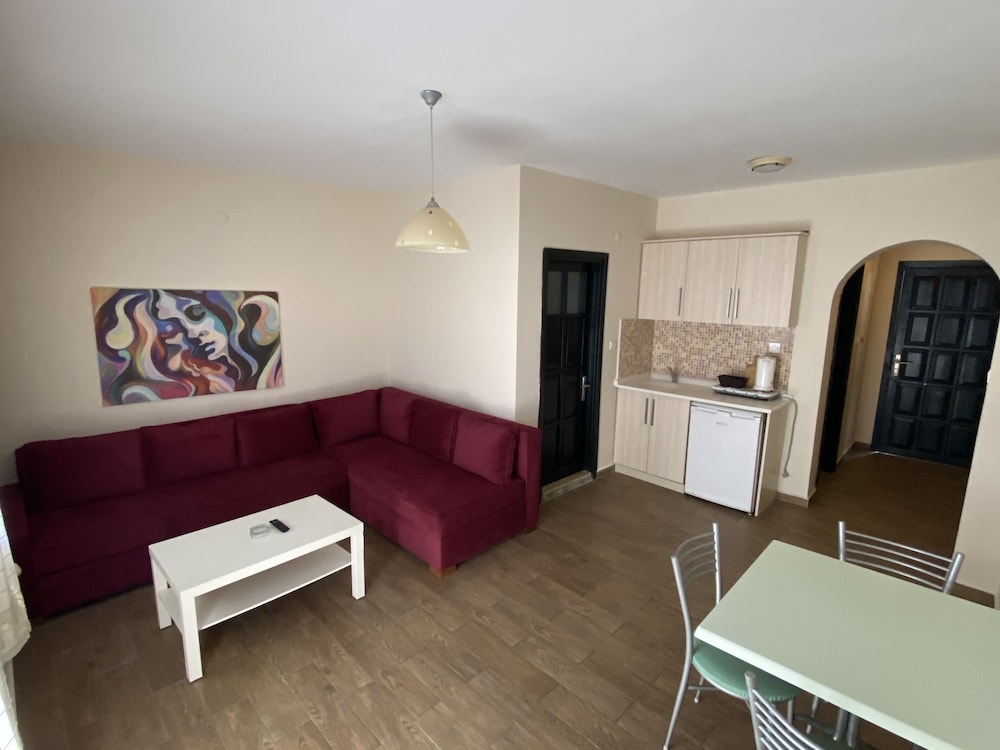 La Maison Apartments 25/52
